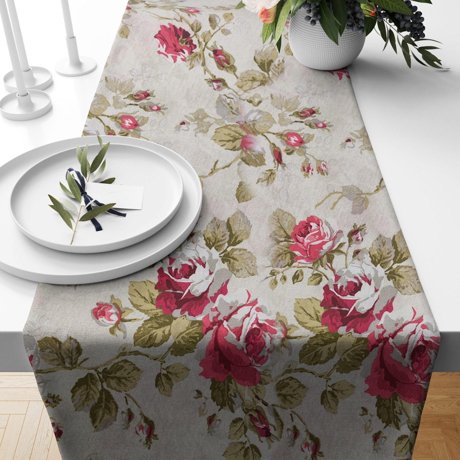 Ptextil - Тишлайфер "Розови елегантни рози на бежов фон", в размер 40/140 см. Тишлайфер "Розови елегантни рози на бежов фон", в размер 40/140 см.