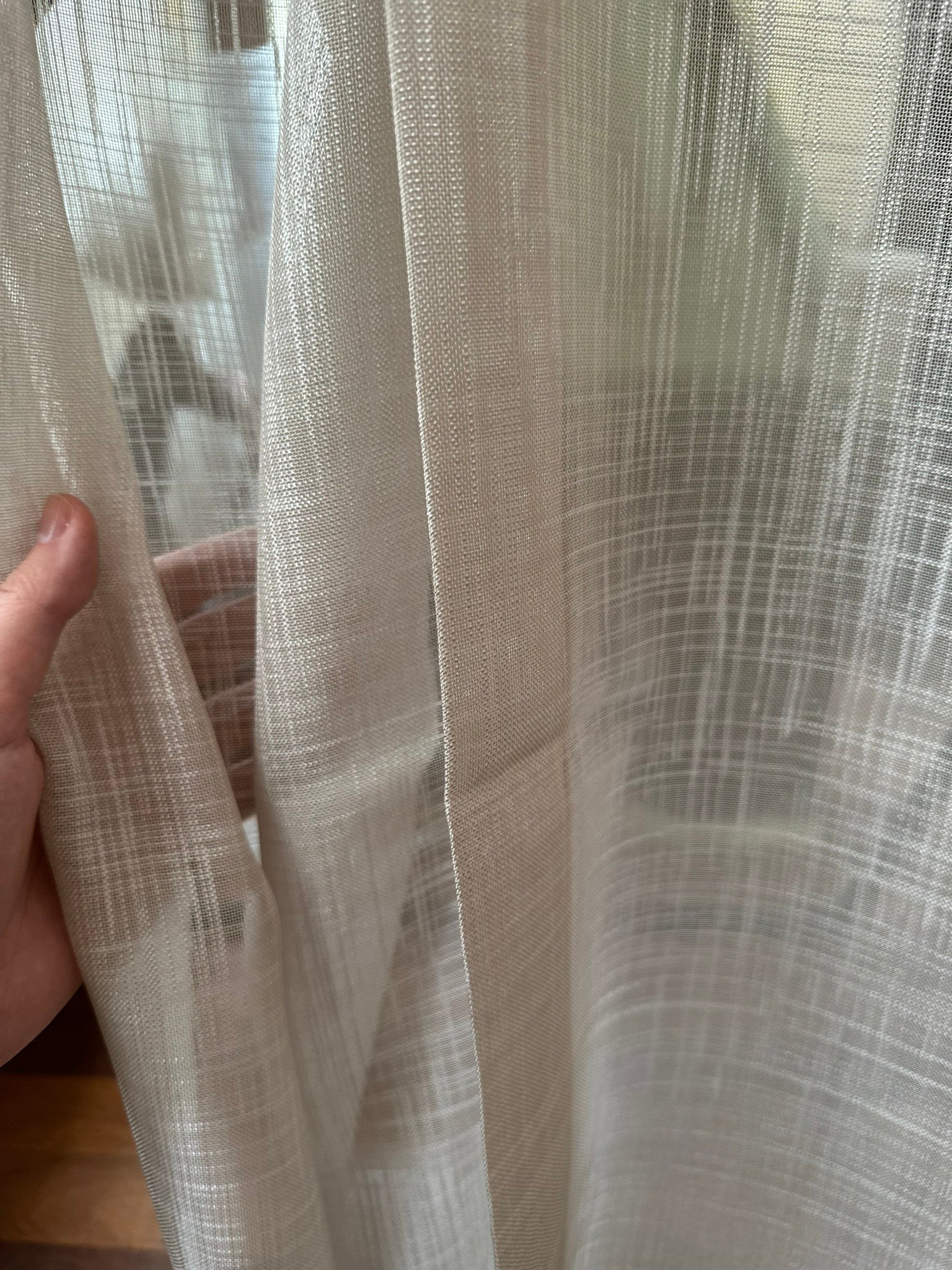 Ptextil - Тънко мрежесто перде Сантаса в кафяв цвят, с перделък Тънко мрежесто перде Сантаса в кафяв цвят, с перделък - Image 3