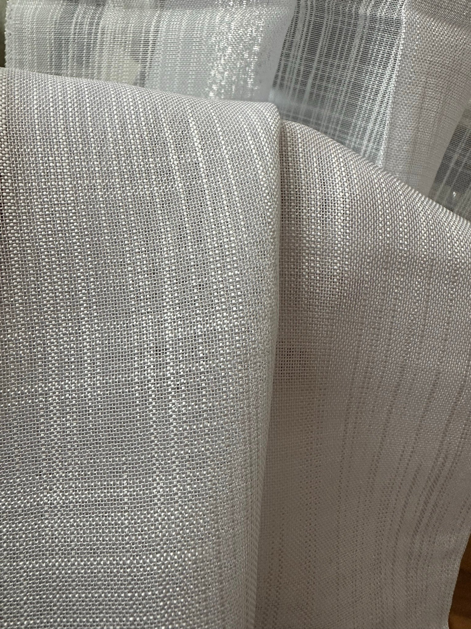 Ptextil - Тънко мрежесто перде Сантаса в бежов цвят, с перделък Тънко мрежесто перде Сантаса в бежов цвят, с перделък - Image 2